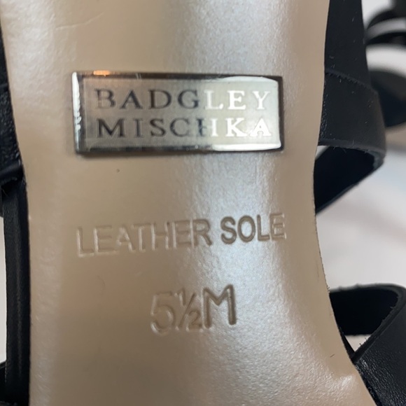 Badgley Mischka Black Strappy Sandals Size 5.5 - Picture 7 of 15